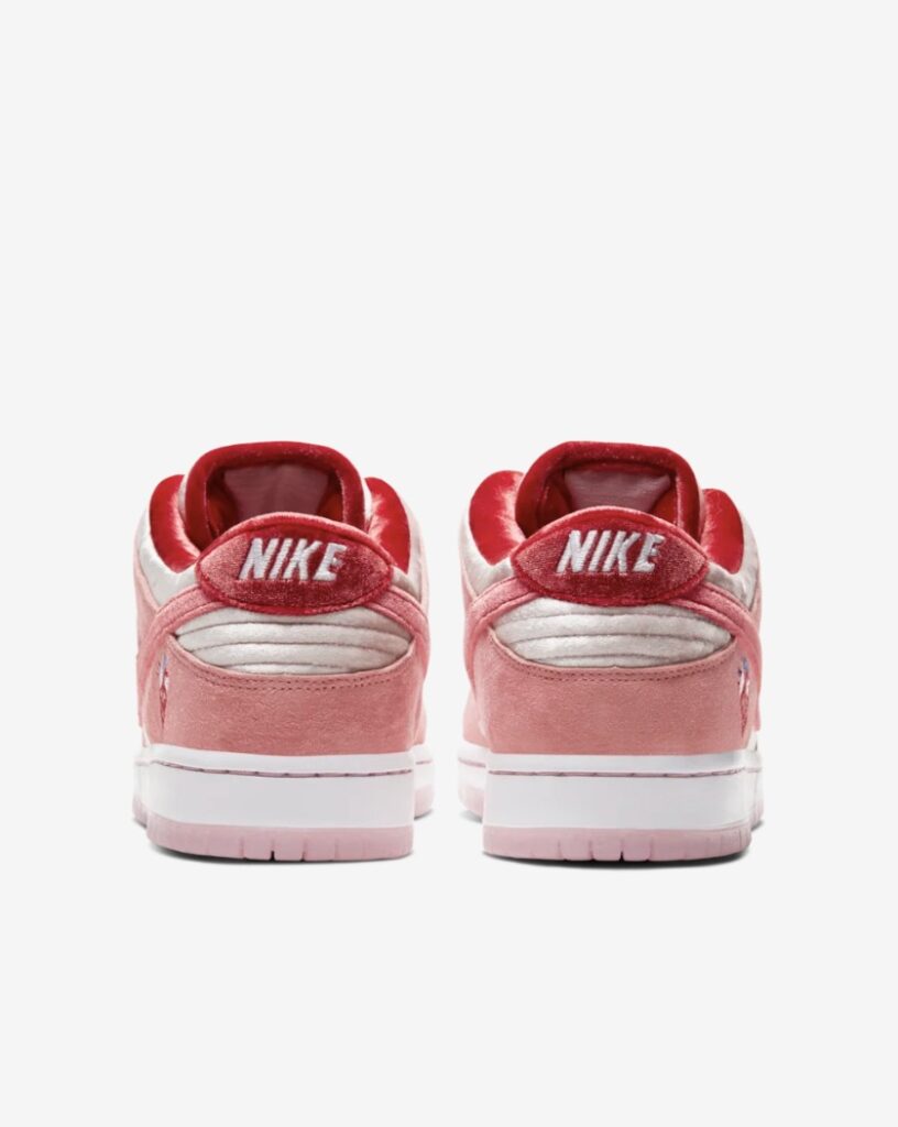 Nike Dunk Low "Strangelove"
