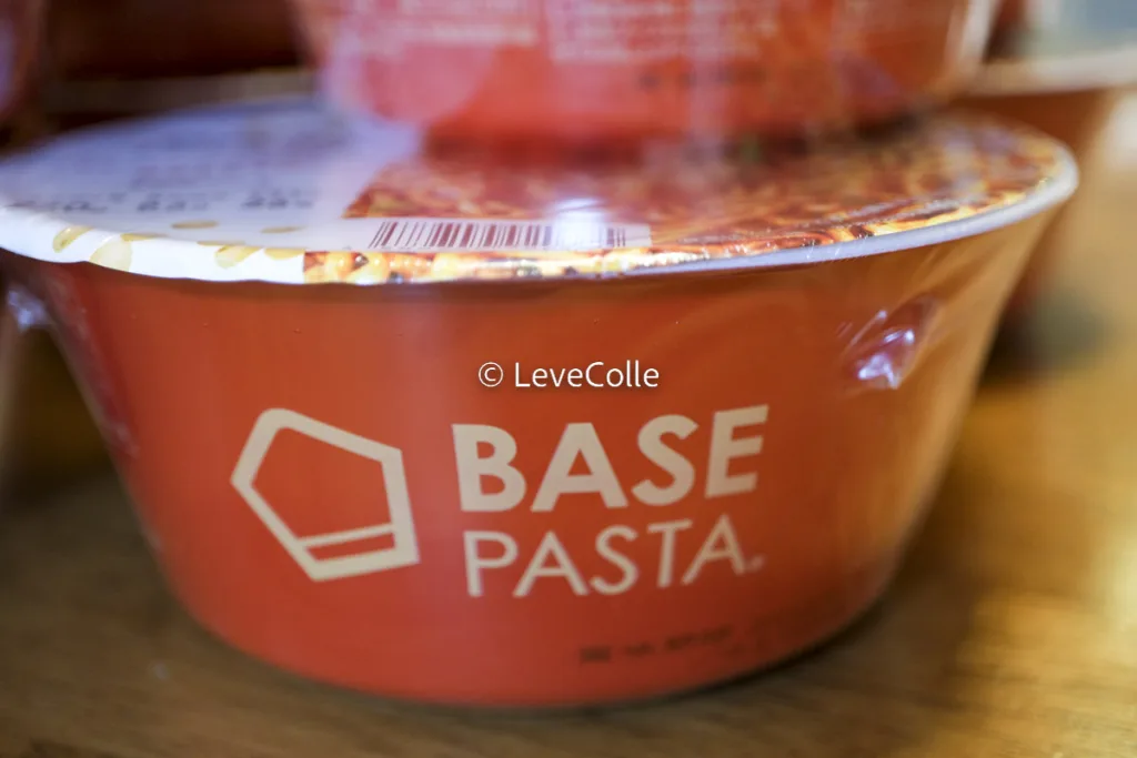 ベースパスタBASE PASTA旨辛まぜそば