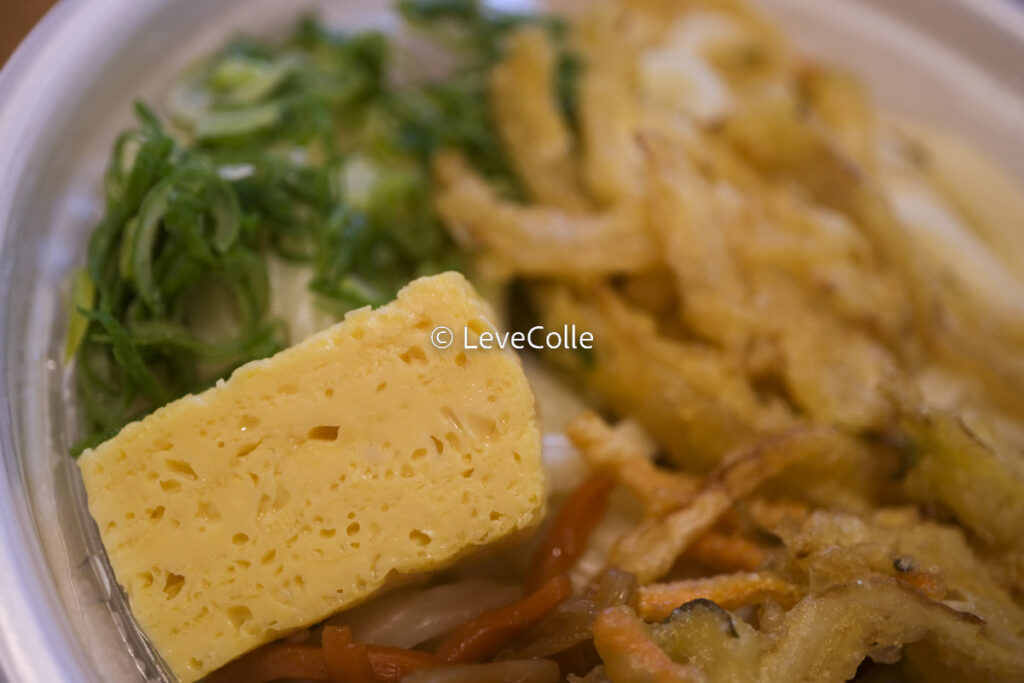 定番おかずのうどん弁当