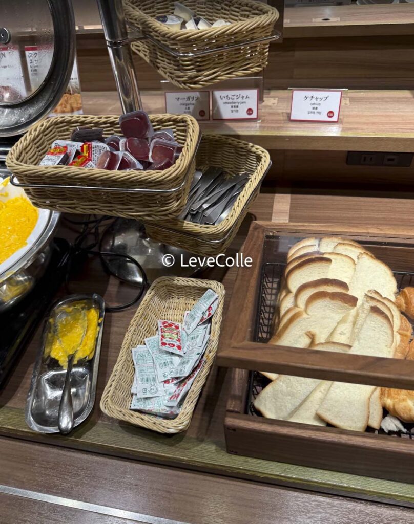 ガスト朝食バイキング目白