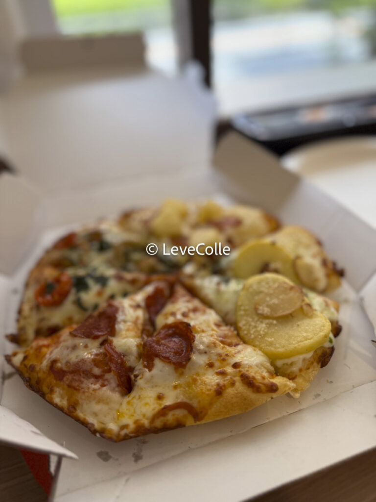 ドミノピザ食べ放題