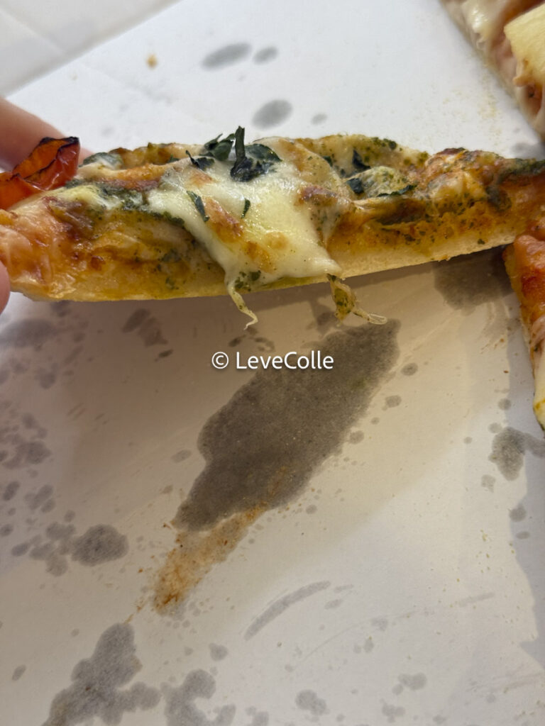 ドミノピザハンドトス厚み