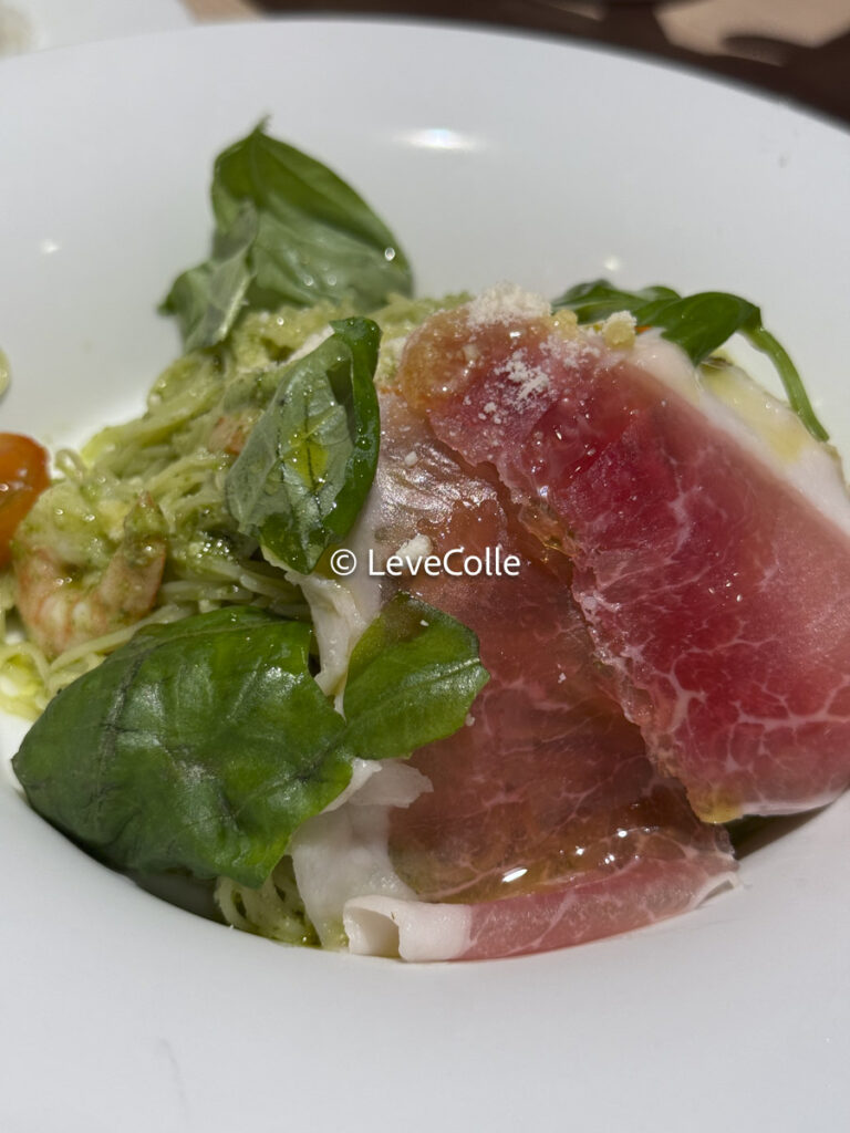 生ハムとアボカドの冷製ジェノベーゼ