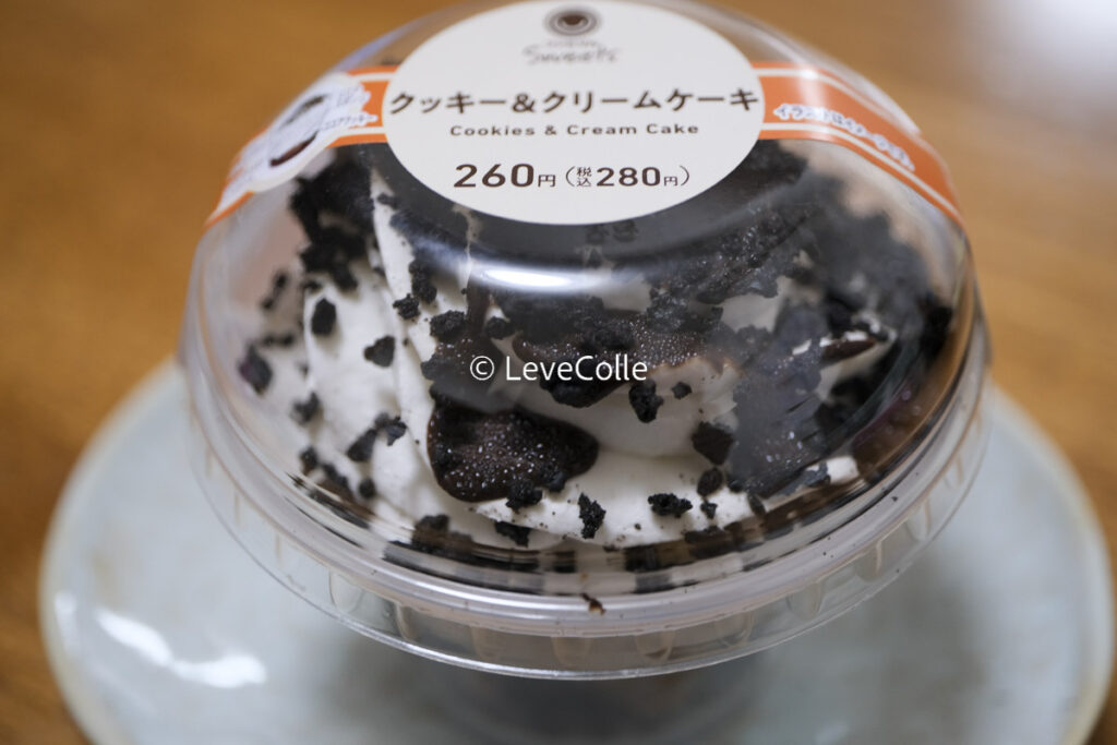 ファミマスイーツクッキークリームケーキ